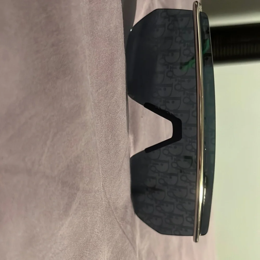 These are the DIORMOTION M1I - Picture 1 of 3